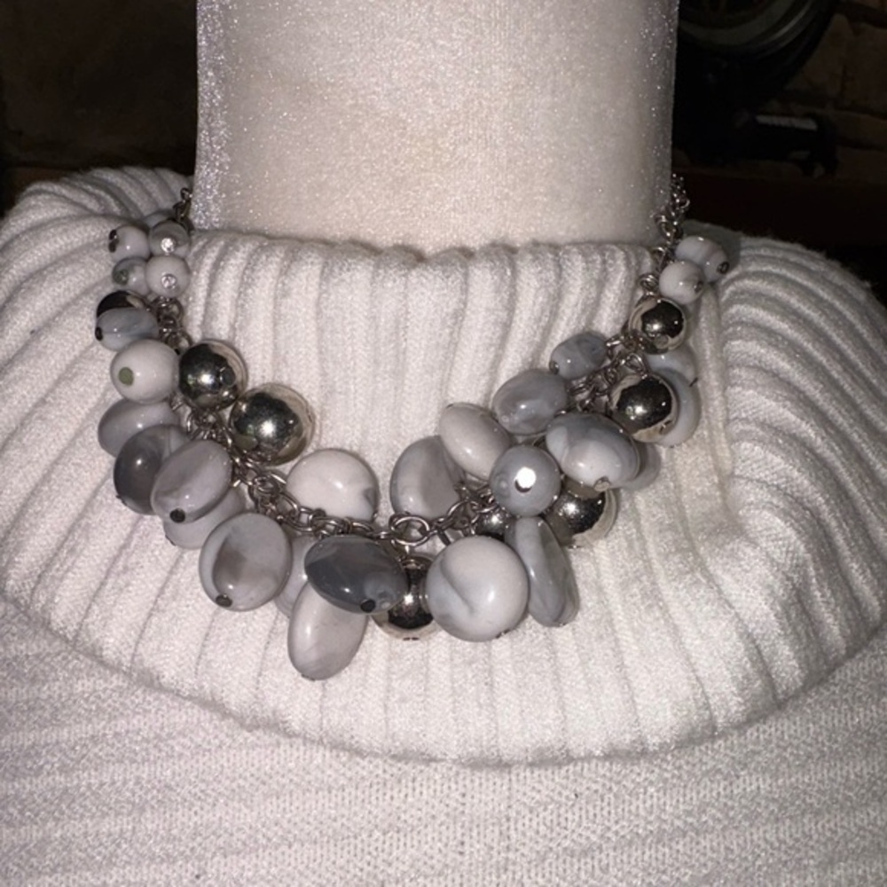 ELEGANT SILVER AND MARBLE LOOKING BEADED NECKLACE ADJUSTABLE